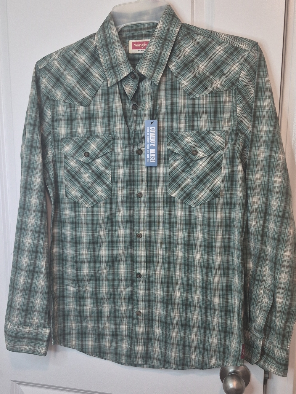 Wrangler Teal and Black Plaid Button-Up Shirt Size S‎